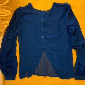 PETTICOAT ALLEY Medium Back Button Sheer Blouse
